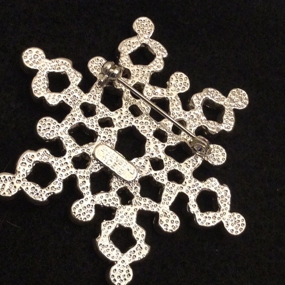 Vintage Eisenberg snowflake brooch - Picture 2 of 4